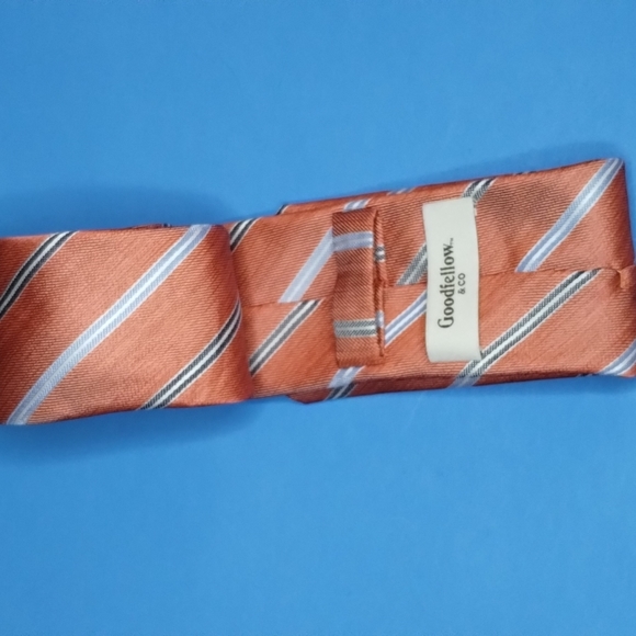 Peach and White Striped Tie - Picture 2 of 3
